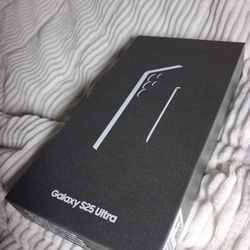 Samsung - Galaxy S25 Ultra 512GB Unlocked- Titanium Whitesilver, New - $920