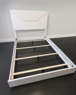 White HIGH GLOSS LED bed 🛏️ 🤍