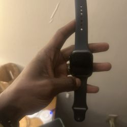 Locked Apple Watch.  Se 