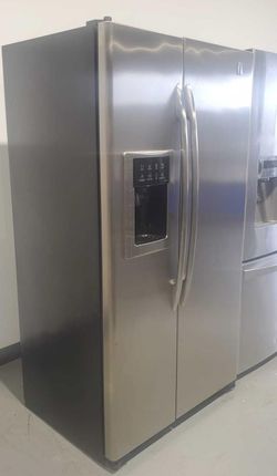 GE Side-by-Side Stainless Steel Refrigerator Fridge
