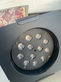 Can stage lights qty of 4