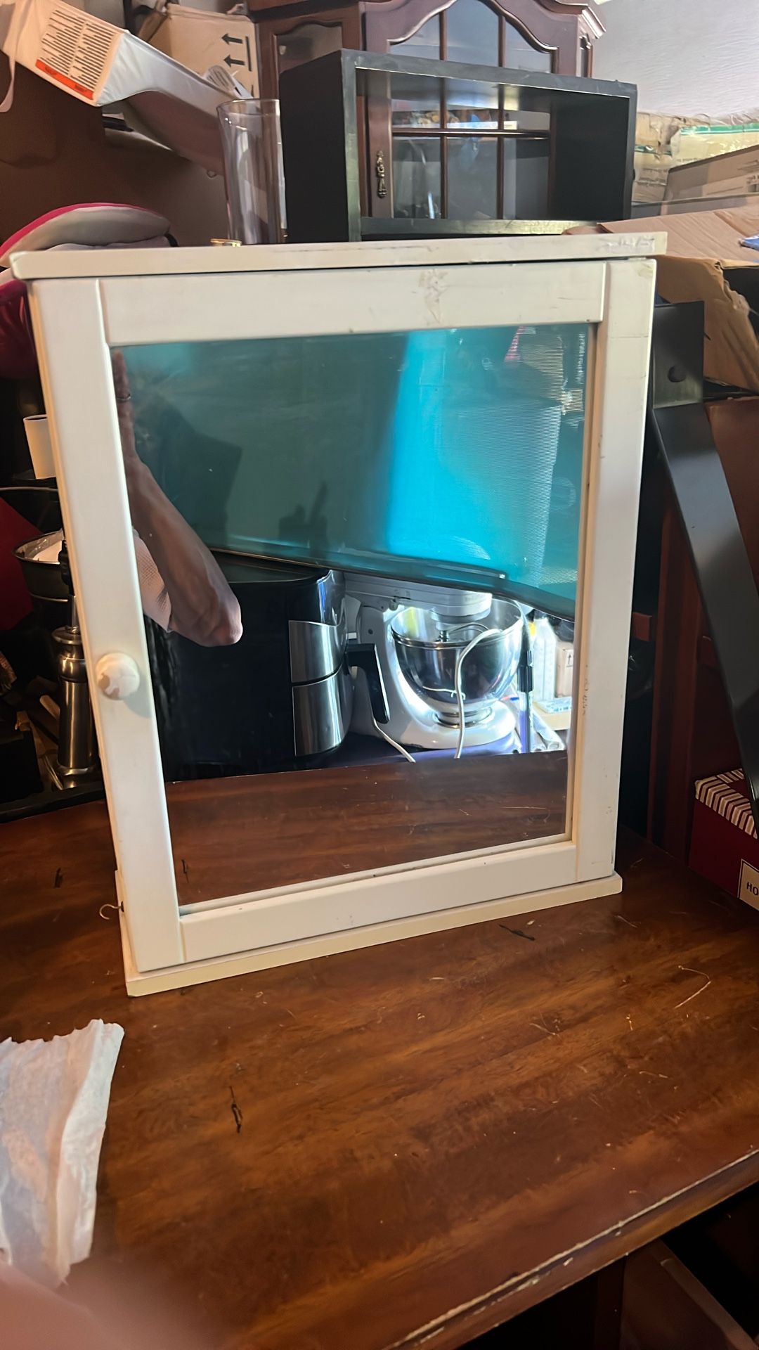 Mirrored hanging cabinet