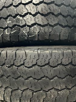 275-70-18 Goodyear LT