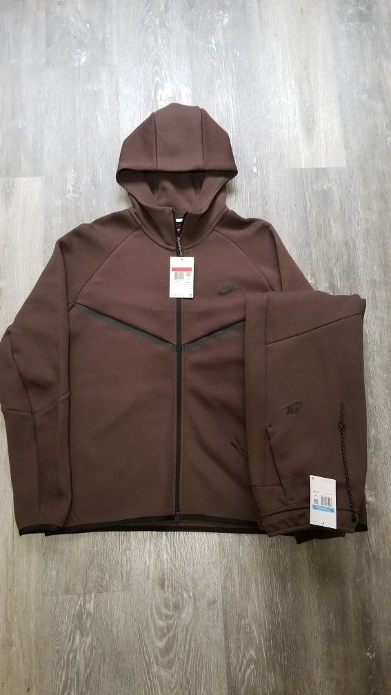 Mens Nike Tech Fleece Zip Up Hoodie And Joggers
