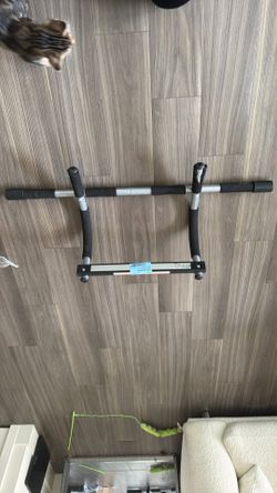 Doorway Pull-Up Bar – Multi-Grip Exercise Bar