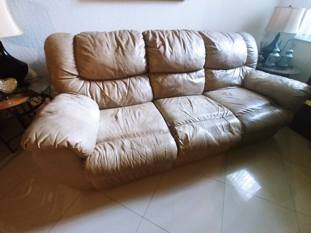 Sofa leather reclinable for FREE!!