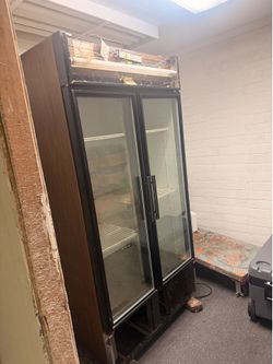 Comertial fridge. FREE