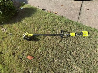 [MOVING SALE] RYOBI ONE+ HP 18V Brushless 15" String Trimmer w/ Battery - MUST GO!