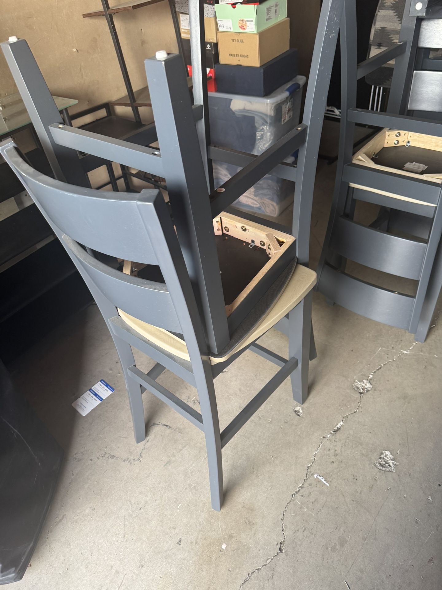 6 Chair Dining Room Table W/leaf