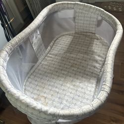 Halo bassinet