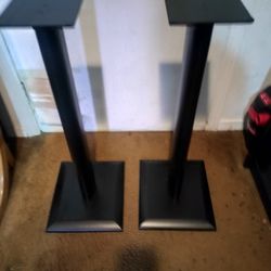 Sanus Foundations, Black