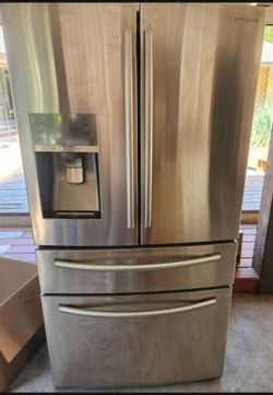 Samsung refrigerator. The freezer always worked well, but the fridge started freezing everything inside. Since I have children, we simply bought a new
