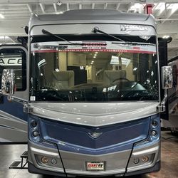 Beautiful Fleetwood Discovery RV