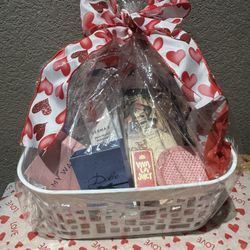 Valentine’s Day 💝 Gift 🎁 Basket 