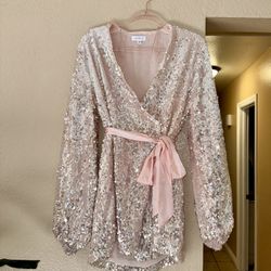 Woman’s Sequin Light Pink Sequin Dress In Great Condition, Size Medium 