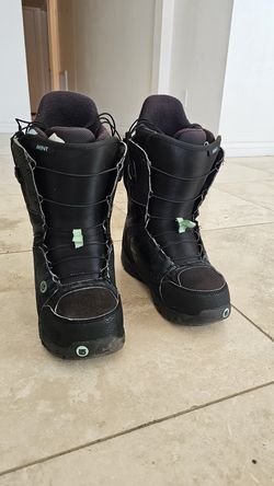 Burton Mint Snowboard Boots Size 6