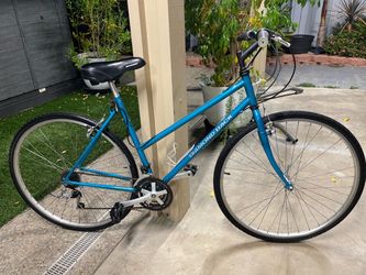 Diamondback Sorrento Hybrid Bike