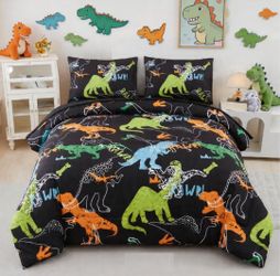 3-piece Queen Quilt Set with Dinosaurs for Kids and Kids, Black Bed