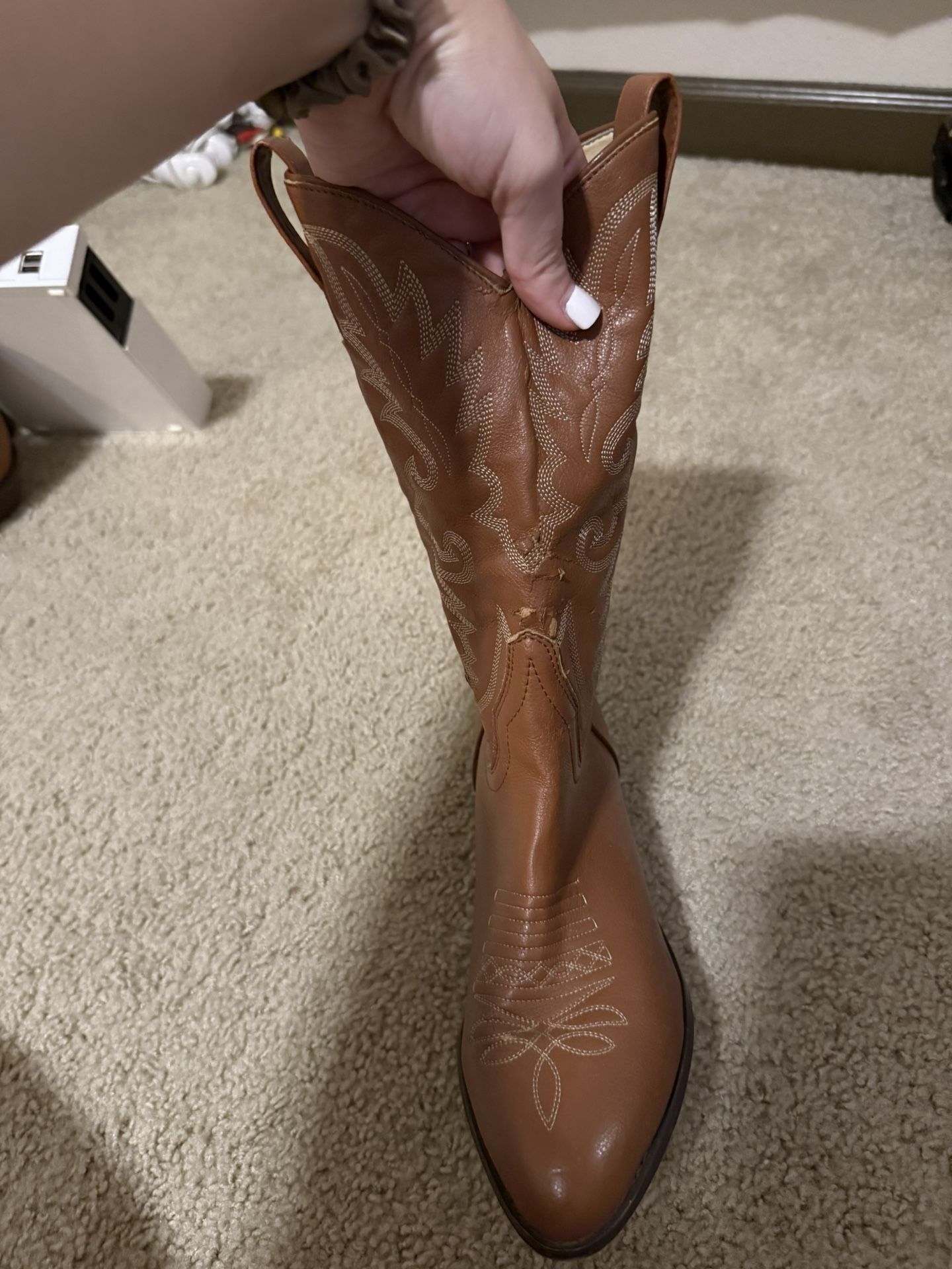 COWGIRL BOOTS