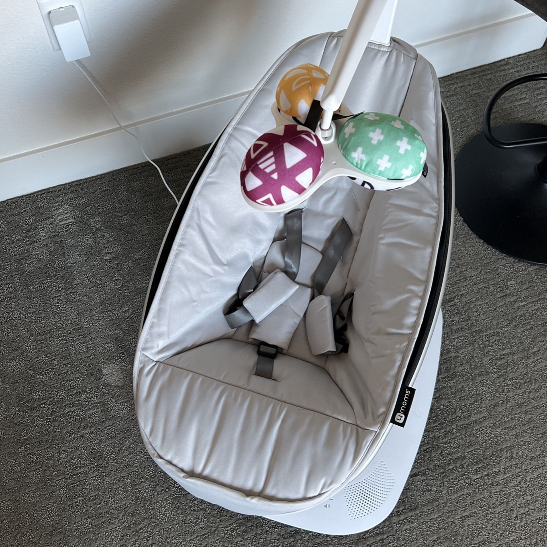 4 Moms Mamaroo