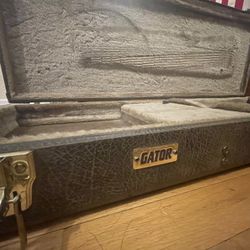 Gator Hard Shell Guitar Case