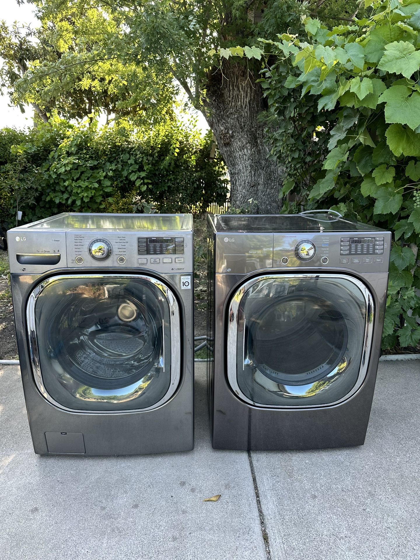 $550 LG Washer and Dryer Gas Set- Delivery Available