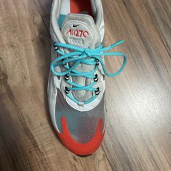 Nike Air Max 270