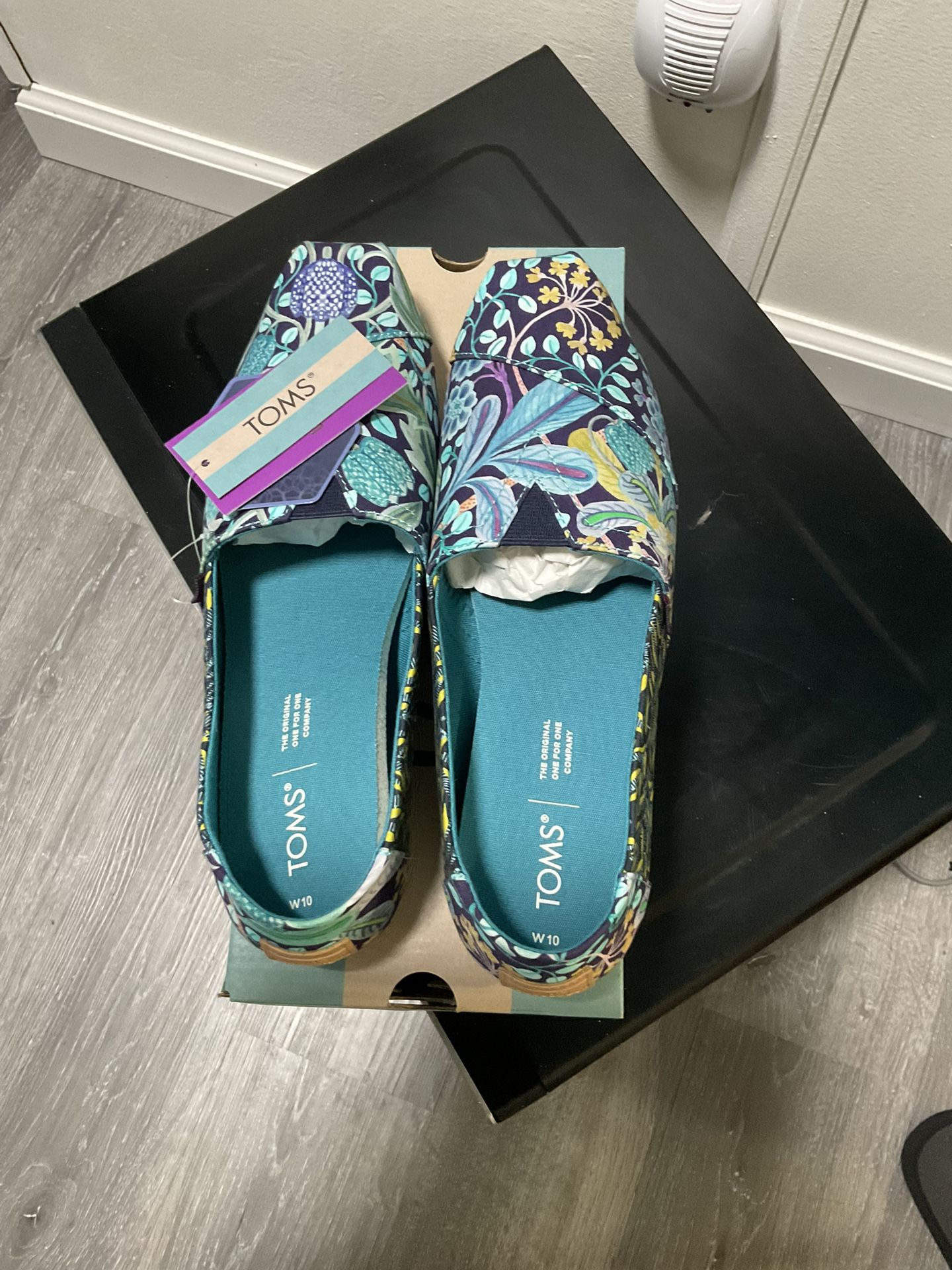 NEW NWT TOMS Alpargata Turquoise Multi Elm House Liberty Print Loafers Shoes