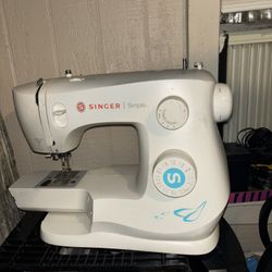 Singer Simple Sewing Machine 