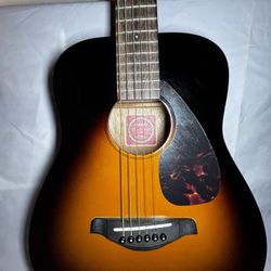 Yamaha FG -Junior Guitar 