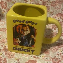 Yellow Childs Play Chucky Good Guys Doll 20 Oz Mug Horror  Cult Collectible