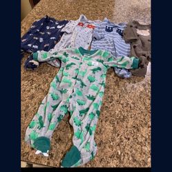 REALLY NICE BOYS INFANT SIZE 0-3 PAJAMA LOT