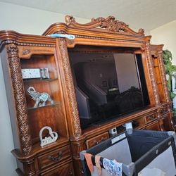 Vendome 2 Entertainmwnt Center. Tvs Up To 80"