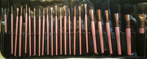 Beauty Creations brush set