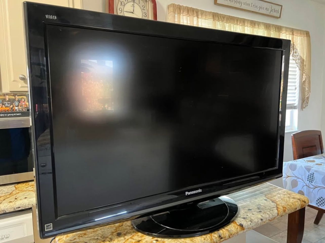 TV 37” Panasonic