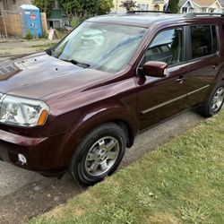 Honda Pilot Touring AWD - 94k Miles