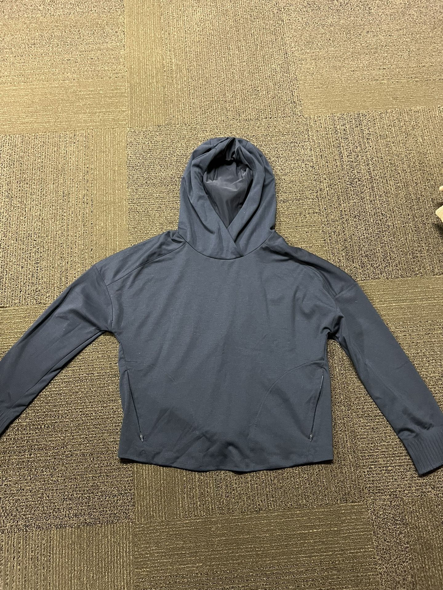 *Lululemon Sweatshirt