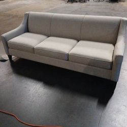 Bassett Sofa ( Like New)