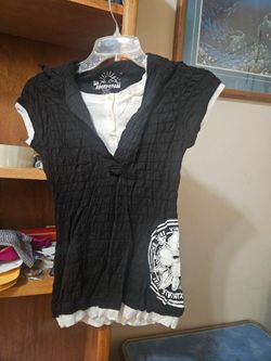 No Boundaries Black/White S/S Small Shirt Juniors Mint