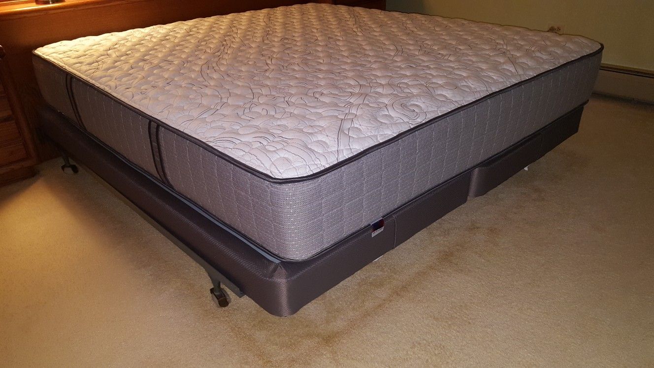 King size bed *new mattress