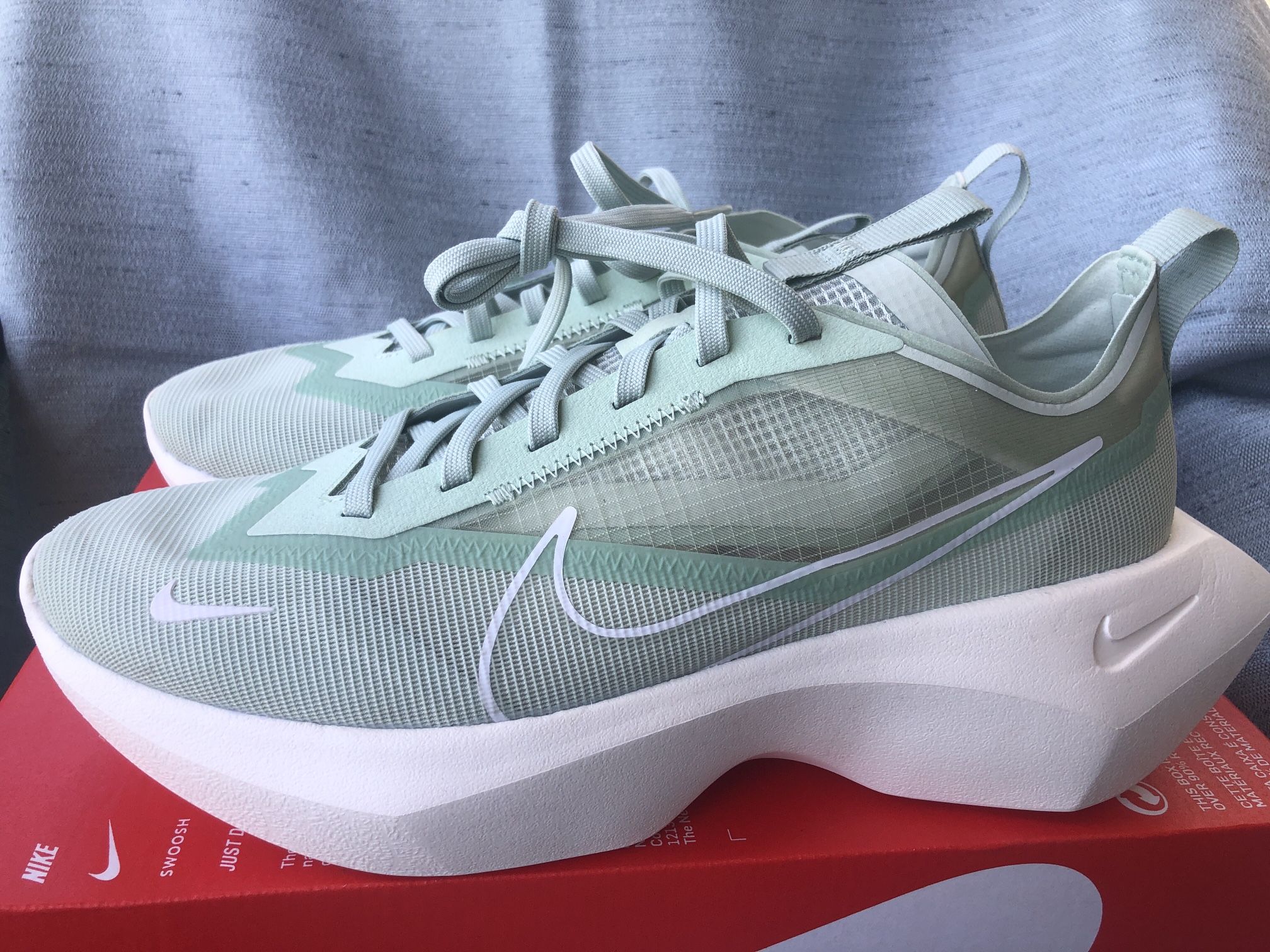 NIKE VISTA LITE, Womns 10.5, Mens 9