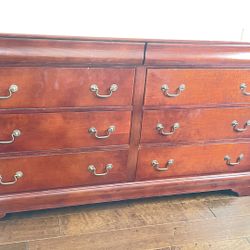 Queen Sleigh Bed , 2 Night Stands And One Dresser