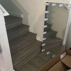 Vanity Desk And Mirror 