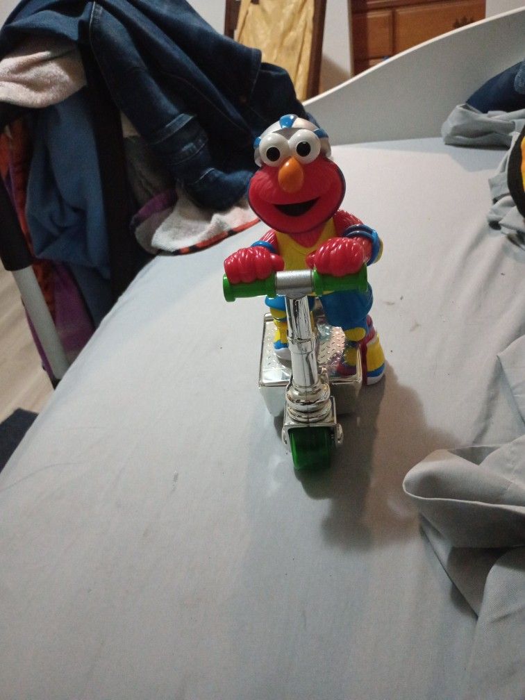 Scooter Elmo