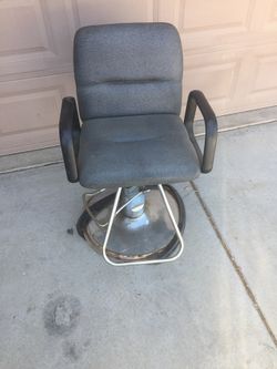 Salon chair