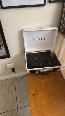 Victrola Journey Bluetooth Portable Suitcase Record Player – with Built-in Speakers, 3 Speed Vinyl Record Player, RCA Out, Headphone Jack (White)