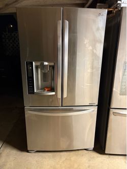 Fridge LG 3 doors works perfect