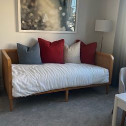 Brand New Daybed with Mattress 