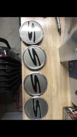 Honda S2000 ap1 center cap $25