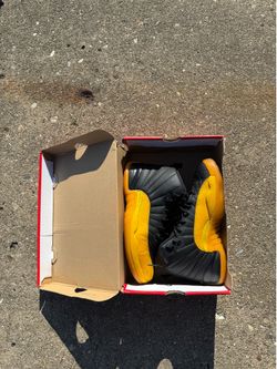 JORDAN 12 UNIVERSITY GOLD SZ 10 LIGHTLY WORN/REPLACEMENT BOX